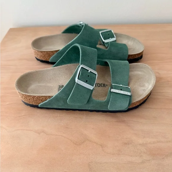 Birkenstock Arizona style in Shimmering Thyme suede. - Picture 5 of 8